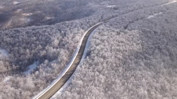 Car Drive Snow Winter Day Road Mountain Range Aerial View — Stockvideo
