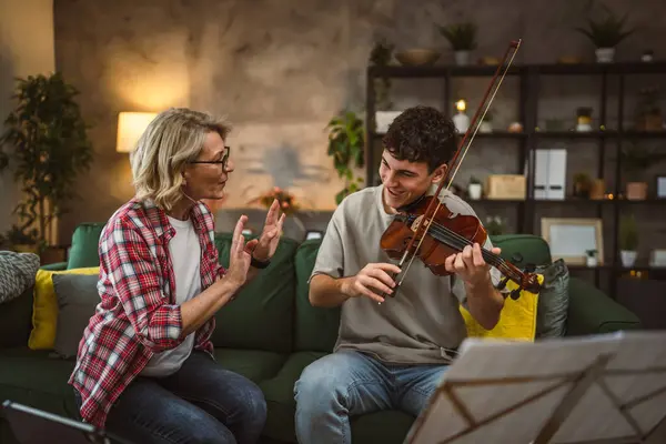 Young Man Learn How Play Violin Instruction Mature Woman Female — Stock Photo, Image
