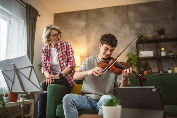 Young Man Learn How Play Violin Instruction Mature Woman Female — Stock Photo, Image