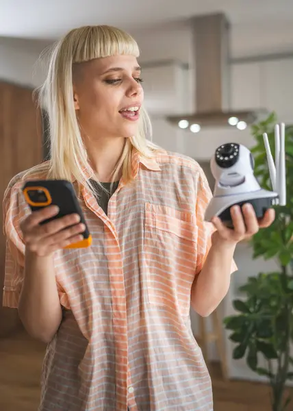 Young Caucasian Woman Home Setup Install Cctv Security Video Surveillance — Stock Photo, Image