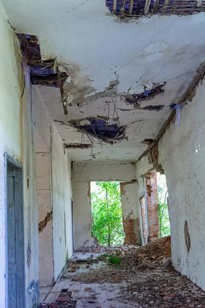 Interior Extremely Old Dilapidated Building Collapsed Walls Ceiling Riddled Holes — Stock Photo, Image