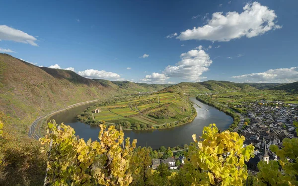 stock image Panoramic image of Bremm with loop of Moselle river, Germany