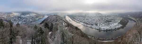 Panoramiczny Obraz Pętli Rzecznej Moselle Niedaleko Zell Zimowy Dzień Nadrenia — Zdjęcie stockowe