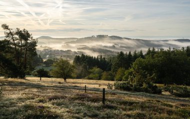 Vulkan Eifel, Rhineland-Palatinate, Almanya 'daki manzaranın panoramik görüntüsü