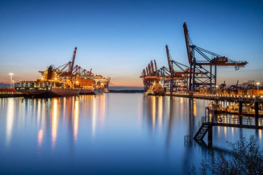 HAMBURG, Almanya - 22 Ağustos 2023 'te Hamburg Limanı 22 Ağustos 2023' te Almanya 'da