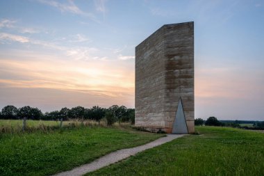 Mechernich, Almanya - 19 Ağustos 2024: Rahip Klaus Field Kilisesi 'nin panoramik görüntüsü 19 Ağustos 2024' te Kuzey Ren Vestfalya, Almanya