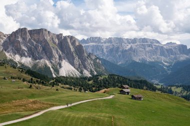 Güney Tirol, İtalya ve Avrupa 'daki manzaranın panoramik görüntüsü