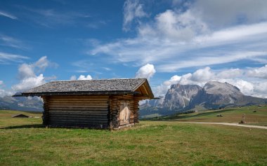 Güney Tirol, İtalya ve Avrupa 'daki manzaranın panoramik görüntüsü
