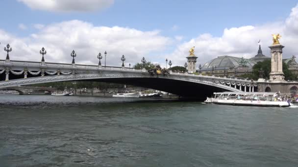 Seine Nehri Paris Gün Batımı Gemi Gezisi Seyahat Insanlar Turistler — Stok video