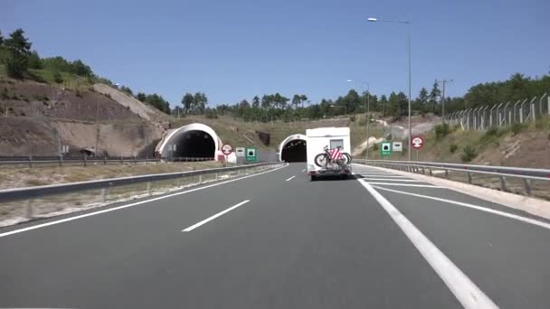 Trafikbil Motorväg Vägtunnel Tunnelbana Förare Som Reser Grekland — Stockvideo