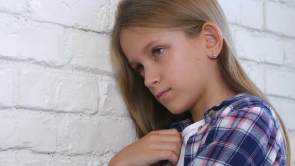 Expressão Infeliz Criança Criança Pensativa Triste Jovem Jovem Depressão Estressada — Vídeo de Stock