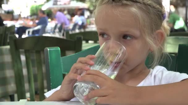 Child Drinking Water Restaurant Kid Holding Glass Water Outdoor Terrace — Αρχείο Βίντεο