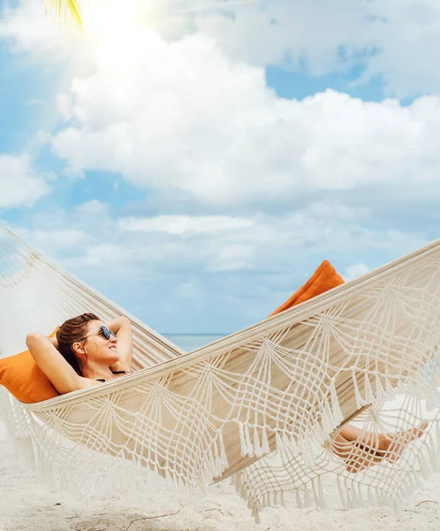 Young Woman Relaxing Wicker Hammock Sandy Beach Mauritius Coast Enjoying — Stockfoto