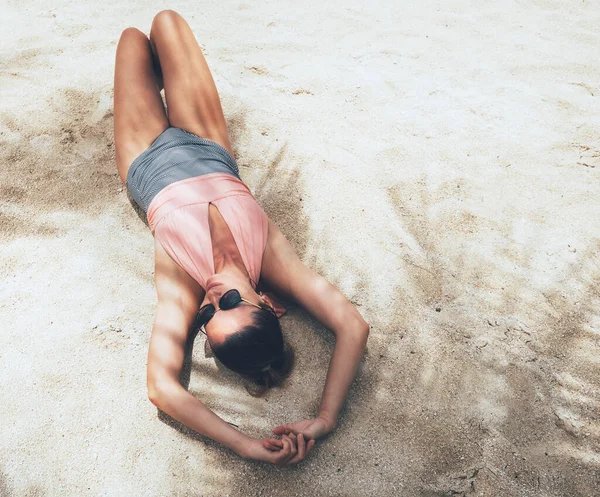 Sunbathing Middle Aged Woman Swimsuit Fancy Sunglasses Lying Palm Tree — Φωτογραφία Αρχείου