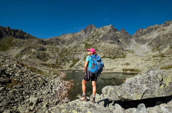 Trekker Woman Velke Zabie Pleso Mountain Lake Tarn 1919M Enjoying — Stock Photo, Image