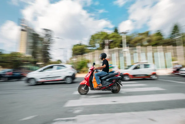 Kathmandu Urban Buzz Moto Scooter Stoffige Nepalese Straten Wazig Bewegen — Stockfoto