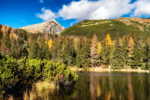 Alto Pico Krivan Lago Montanha Chamado Jamske Pleso Altas Montanhas — Fotografia de Stock