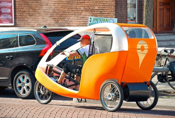 Rottredam Paesi Bassi Aprile 2014 Trasporto Ecologico Urbano Taxi Bicicletta — Foto Stock