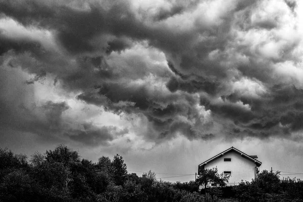 Dark Stormy Clouds House Hill —  Fotos de Stock