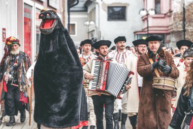 Ruzomberok, Slovakya - 20 Şubat 2023: Slovakya 'daki Shrovetide Prelenten Karnavalı Saati