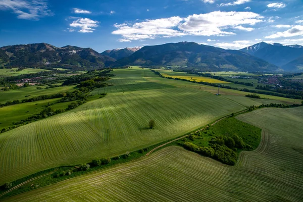 Krásná Krajina Zelenými Žlutými Poli Městem Liptovský Mikuláš Nízké Tatry — Stock fotografie