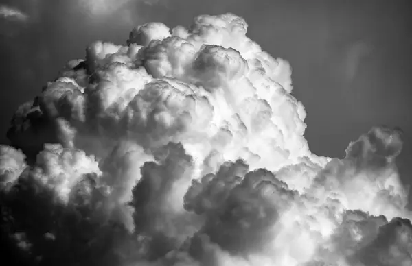 Wielka Burzliwa Chmura Niebie — Zdjęcie stockowe