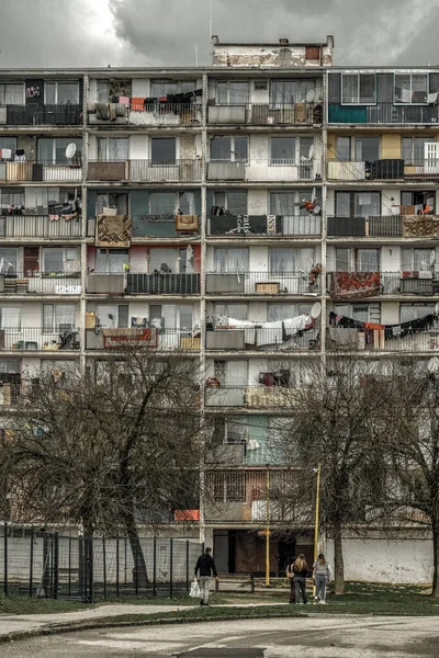 Kosice Slovakya Mart 2023 Romanların Kosice Kentinde Yaşadığı Yıkık Apartmanlı — Stok fotoğraf