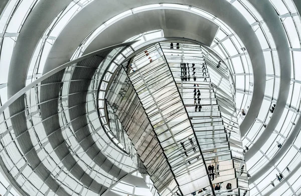 Berlim Alemanha Abril 2017 Interior Cúpula Vidro Construída Topo Edifício — Fotografia de Stock