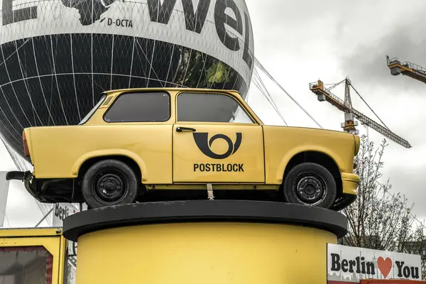 Berlín Německo Dubna 2017 Ikonický Vůz Trabant Východního Německa — Stock fotografie