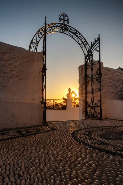 Sluneční Paprsky Procházející Otevřenými Dveřmi Nový Den Novými Možnostmi Nadějí — Stock fotografie
