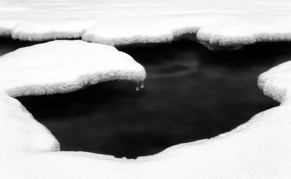 Uzun Pozlama Kar Siyah Beyaz Sanat Fotoğraf — Stok fotoğraf