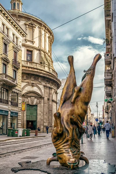 Milão Itália Abril 2018 Arte Moderna Escultura Bronze Christian Balzano — Fotografia de Stock
