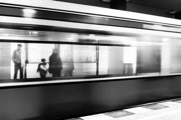 Berlin Germany April 2017 People Standing Platform Blurred Train Coming — Stock Photo, Image