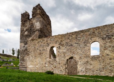 Stranske, Slovakya 'daki eski St. Helena kilisesinin kalıntıları.