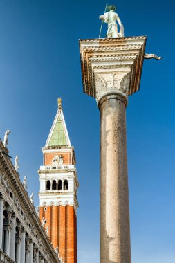 San Marco campanile Venedik ve sütun ile heykel, İtalya