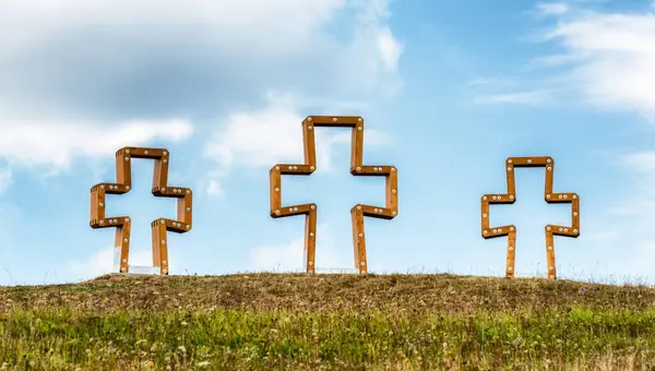 Tres Cruces Horizonte Con Cielo Detrás Aldea Skalite Eslovaquia —  Fotos de Stock
