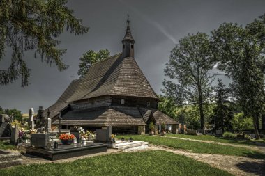 Tvrdosin, Sovakya - 20 Temmuz 2022: Tvrdosin kasabasındaki eski ahşap kilise