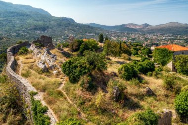 Karadağ 'ın Tarihi Kasaba Barı.