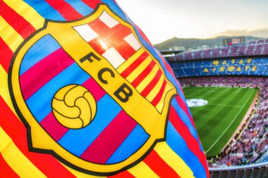 Barselona, İspanya - 19 Nisan 2017: Nou Camp stadyumunda FC Barcelona bayrağı