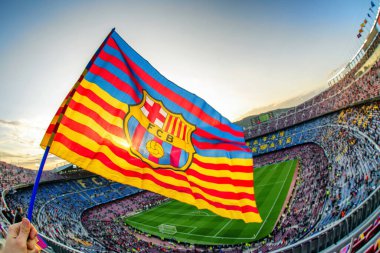 Barselona, İspanya - 19 Nisan 2017: Nou Camp stadyumunda FC Barcelona bayrağı