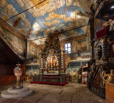 Kezmarok, Slovakya - 7 Mayıs 2024 Kezmarok kasabasındaki güzel ahşap sanatsal kilise