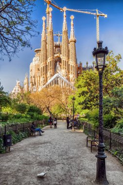 Barselona, İspanya - 20 Nisan 2017: İspanya Barselona 'da Antoni Gaudi' nin Basilica Sagrada ailesi