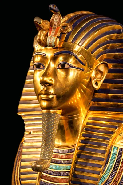 Tutankamon 'un maskesi. Firavunun altın maskesi. Eski MısırName.
