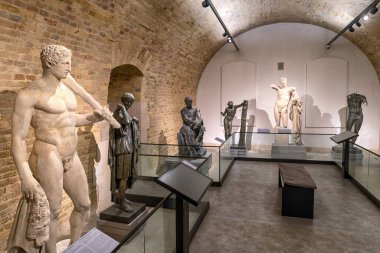 Komarom, Macaristan - 17 Mayıs 2025: Star Fort 'ta Güzel Sanatlar Müzesi