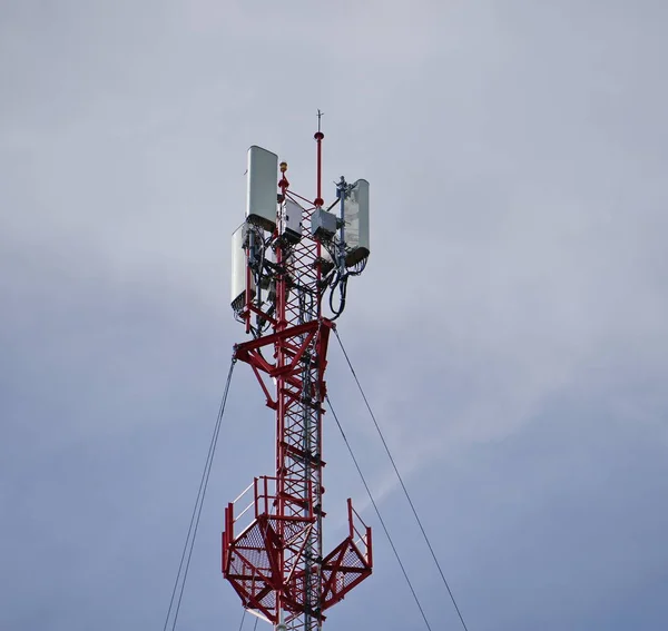 Telekommunikationsturm Von Und Mobilfunk Makro Basisstation Funknetzwerk Telekommunikationsanlagen Mit Funkmodulen — Stockfoto