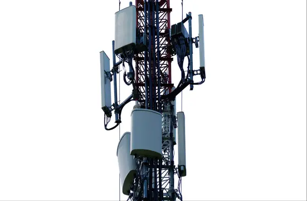 小型セル3G 5Gシステム マクロ基地局または基地トランシーバーステーション 白い背景で隔離された棒の無線通信アンテナのトランスミッター — ストック写真