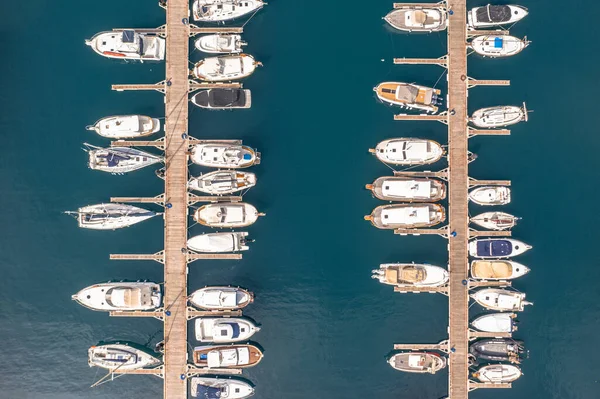 Jachten Zeilboten Motorboten Een Jachthaven Spanje Turquoise Blauw Water Van — Stockfoto