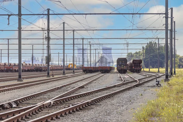 荷兰车站区的铁路车厂 工业园区 — 图库照片