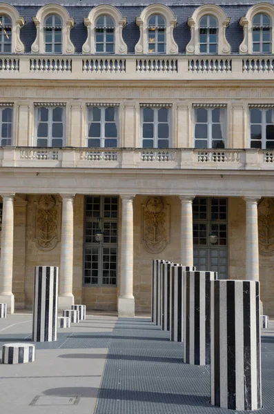Παρίσι Γαλλία Μαρτίου 2023 Ασπρόμαυρες Στήλες Στην Αυλή Της Τιμής — Φωτογραφία Αρχείου