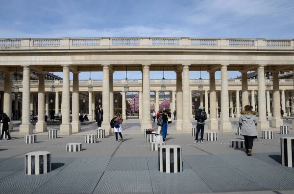 Paris France March 2023 People Courtyard Honor Royal Palace Gardens — Stock Photo, Image